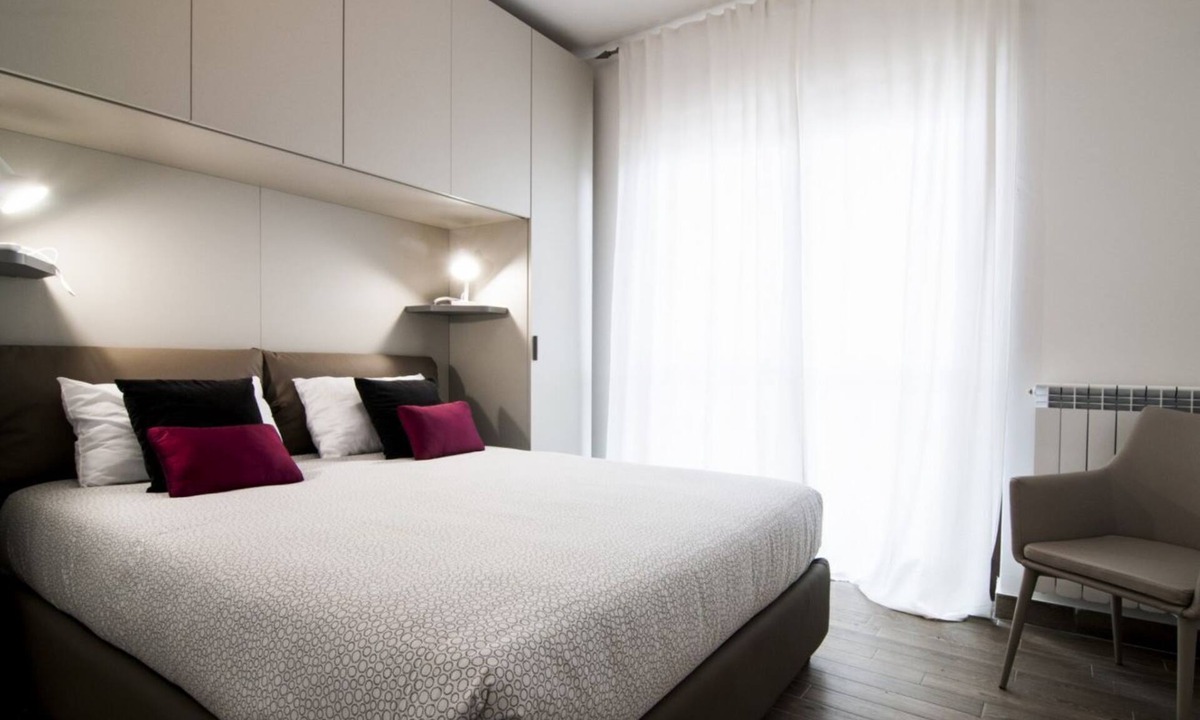 Centro Giano Apartment | GuestHost - Comfortable apartment located on the seventh floor of a modern residence equipped with a lift.In 40 square meters of space it comfortably accommodates 2 people with a double bedroom.Located in the Fonte Laurentina district, near the ring road