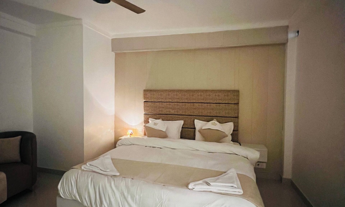 Sigra Bed & Breakfast | Hariaaksh stay is a luxurious yet affordable home stay.