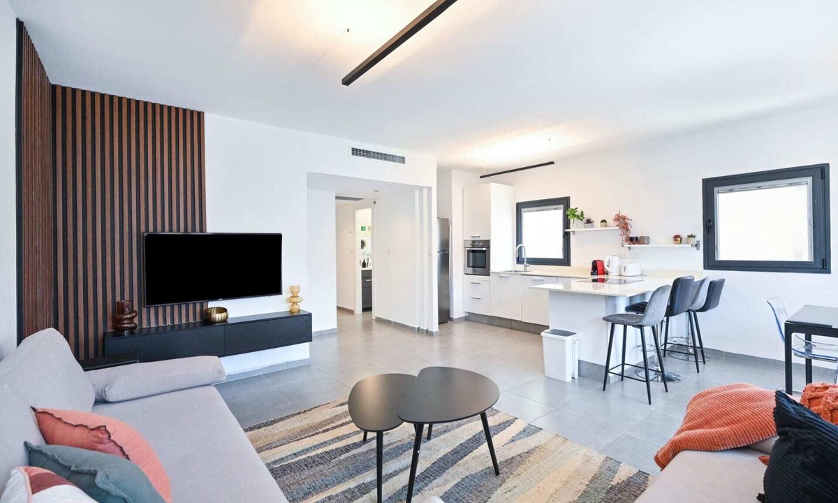 Old North Apartment | Hayarkon Joie - Two Bedroom Apartment, Sleeps 4