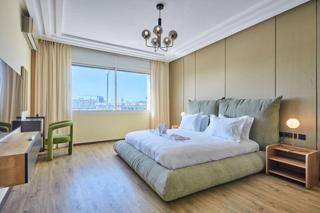Casablanca Apartment | High-End Large 4BR With Free Parking