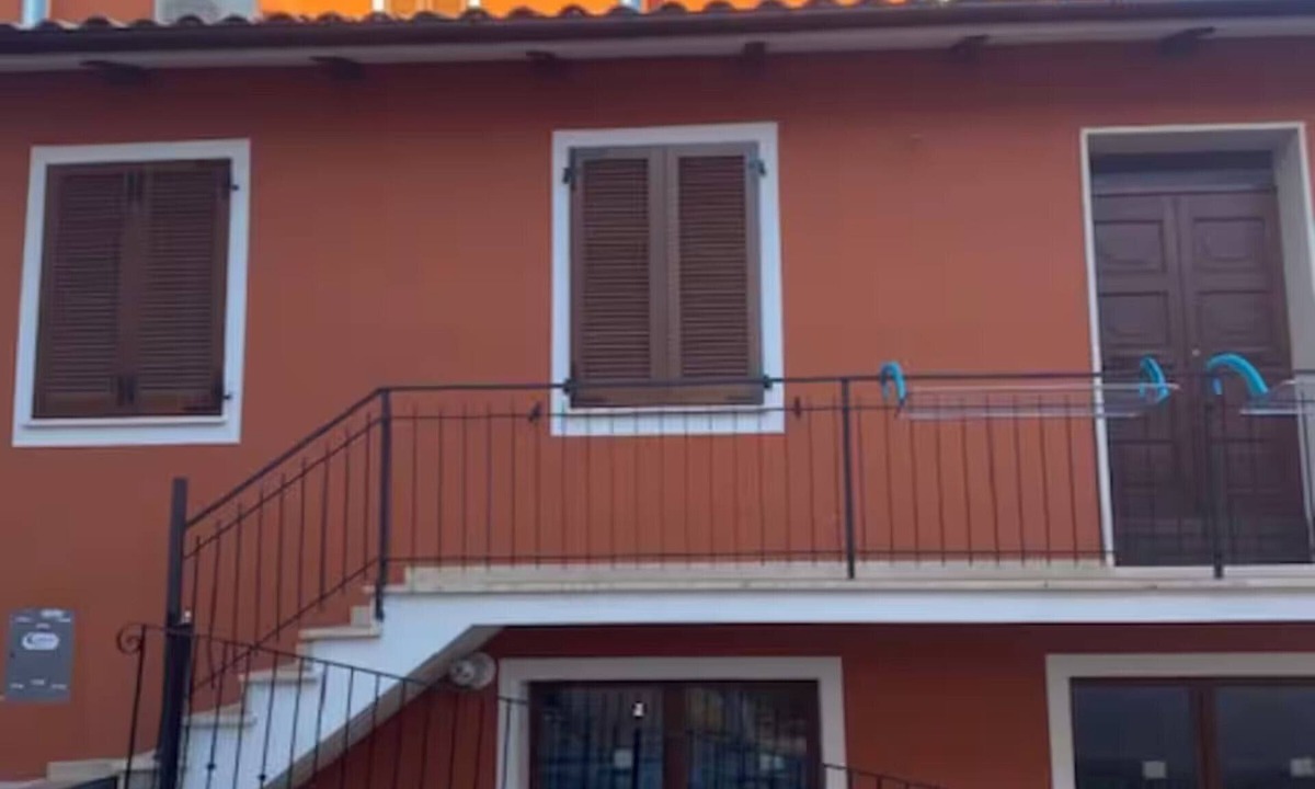 Visso House | Holiday Home 'Il Focolare dei Sibillini' with Mountain View, Balcony & Wi-Fi