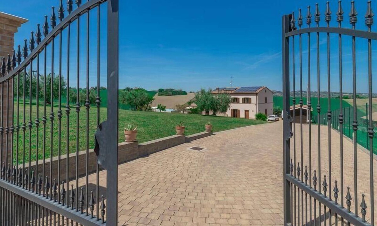 Fermo House | Holiday house for 14 persons approx. 200 qm in Fermo, Italian Adriatic Coast (Mid-Italian Adriatic coast)