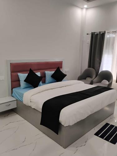 Mayapur Hotel | Hotel Aastha Inn