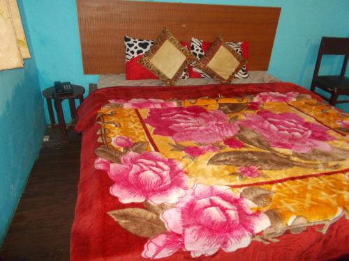 The Mall Road Hotel | Hotel Green View