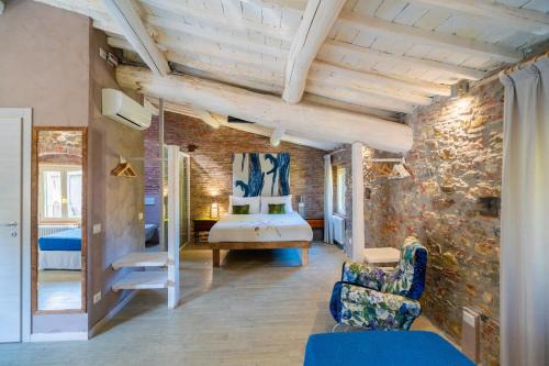 Lucca Historical Center House | Inside the Wall