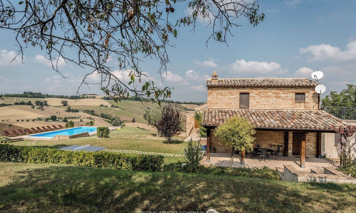 Montegiorgio Villa | Italian Experience- Villa La Dolcevita