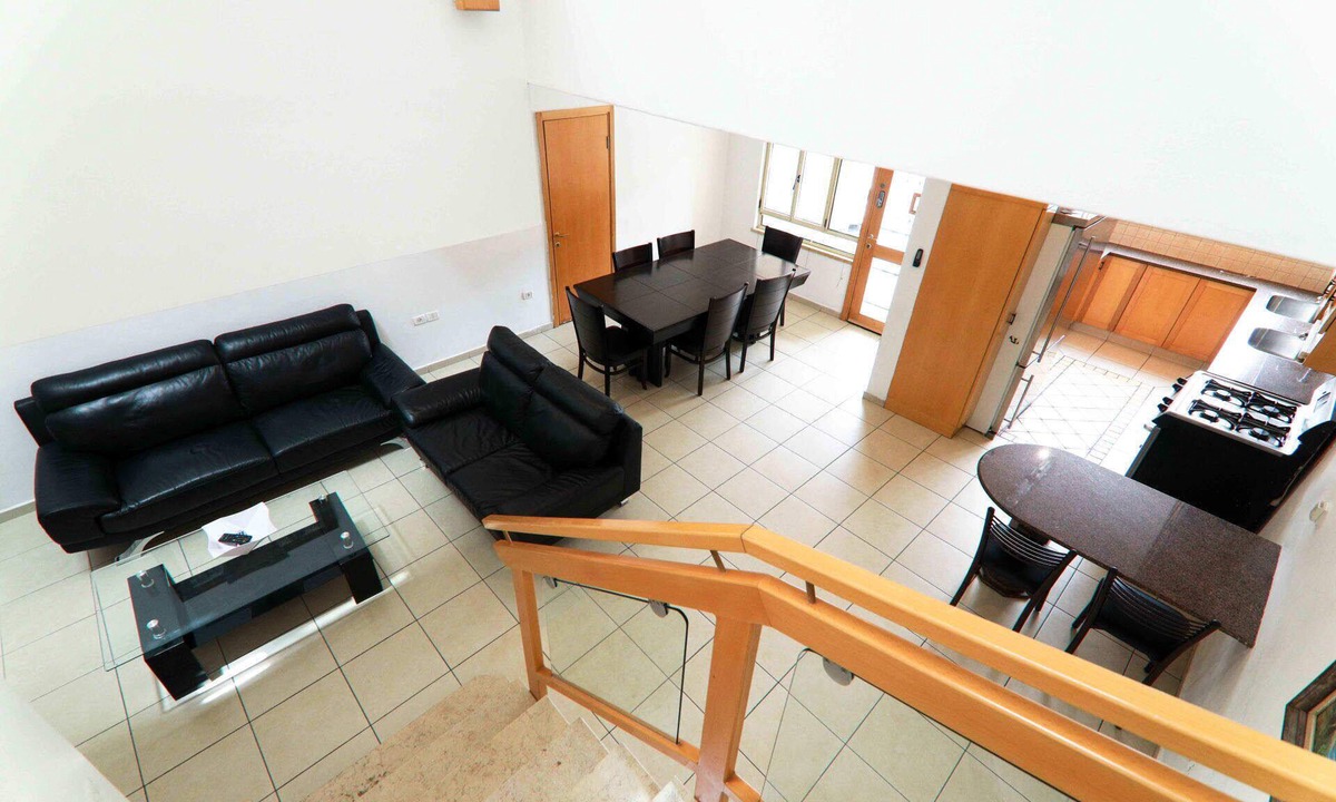 Rehavia Apartment | Keren Kayemet - Four Bedroom Apartment, Sleeps 8