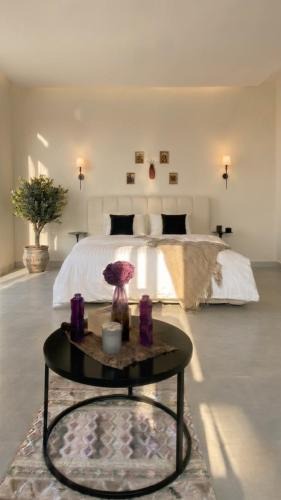 Medina Apartment | Large stylish studio in Medina Save 20new