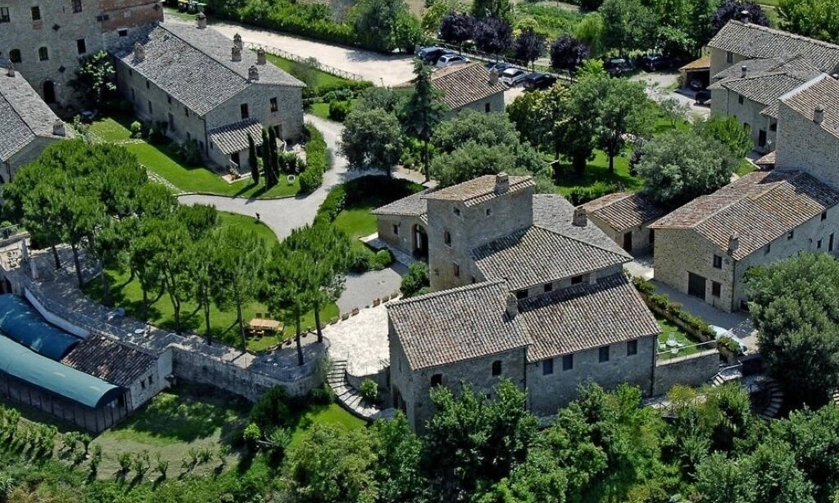 Castiglione della Valle Condo | Leonardo Deluxe