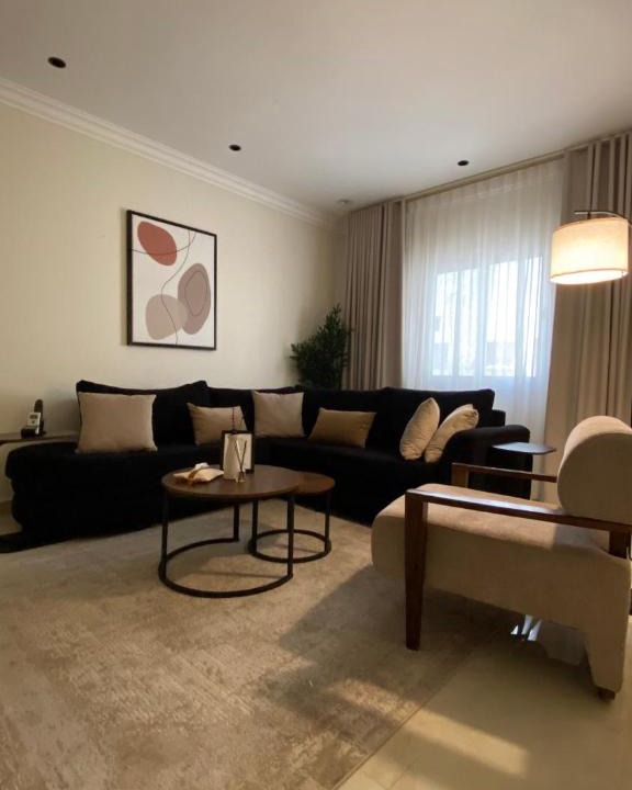 Dhahran Apartment | Lovely-4 مكونه من غرفتين نوم وصاله