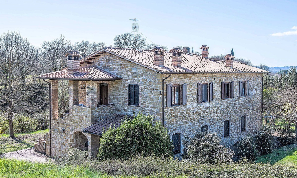 Lidarno Villa | Lovely apartment in villa for 6 guests with pool, WIFI, TV, patio and pets allowed