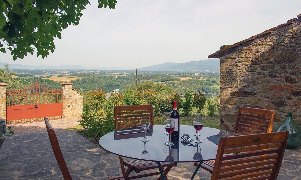 Pieve a Maiano House | Lovely home in Civitella d.Chiana AR with house a panoramic view