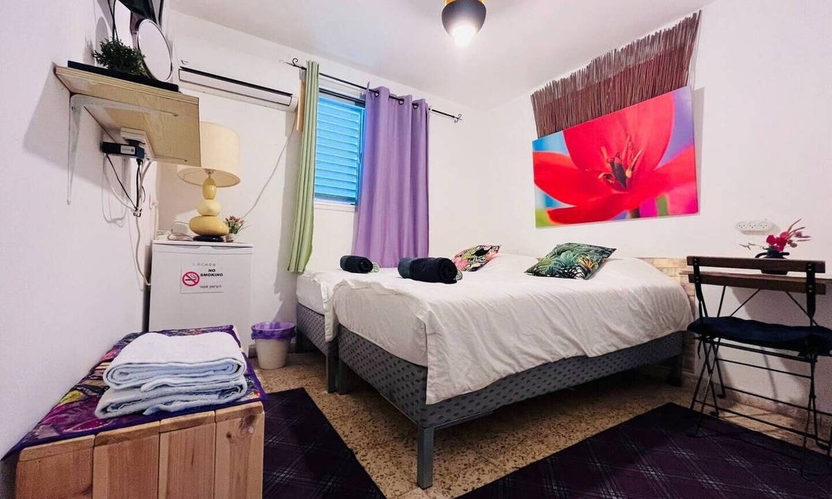 Neot HaKikar Bed & Breakfast | Lowest Place on Earth B&B Private Cosy Double Room Shared Bathroom and Kitchen