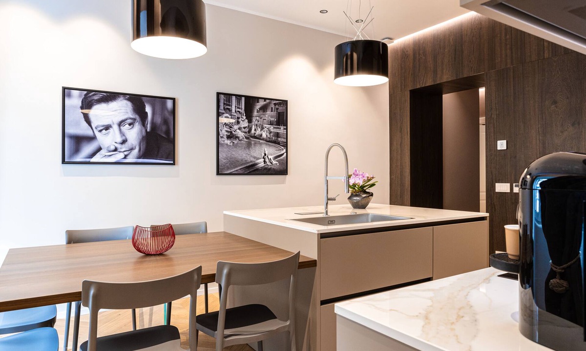 Sallustiano Apartment | Luxury 2-Bedroom Apartment Near the Spanish Steps & Via Veneto - Sleeps 6, Air Conditioning, Elevator