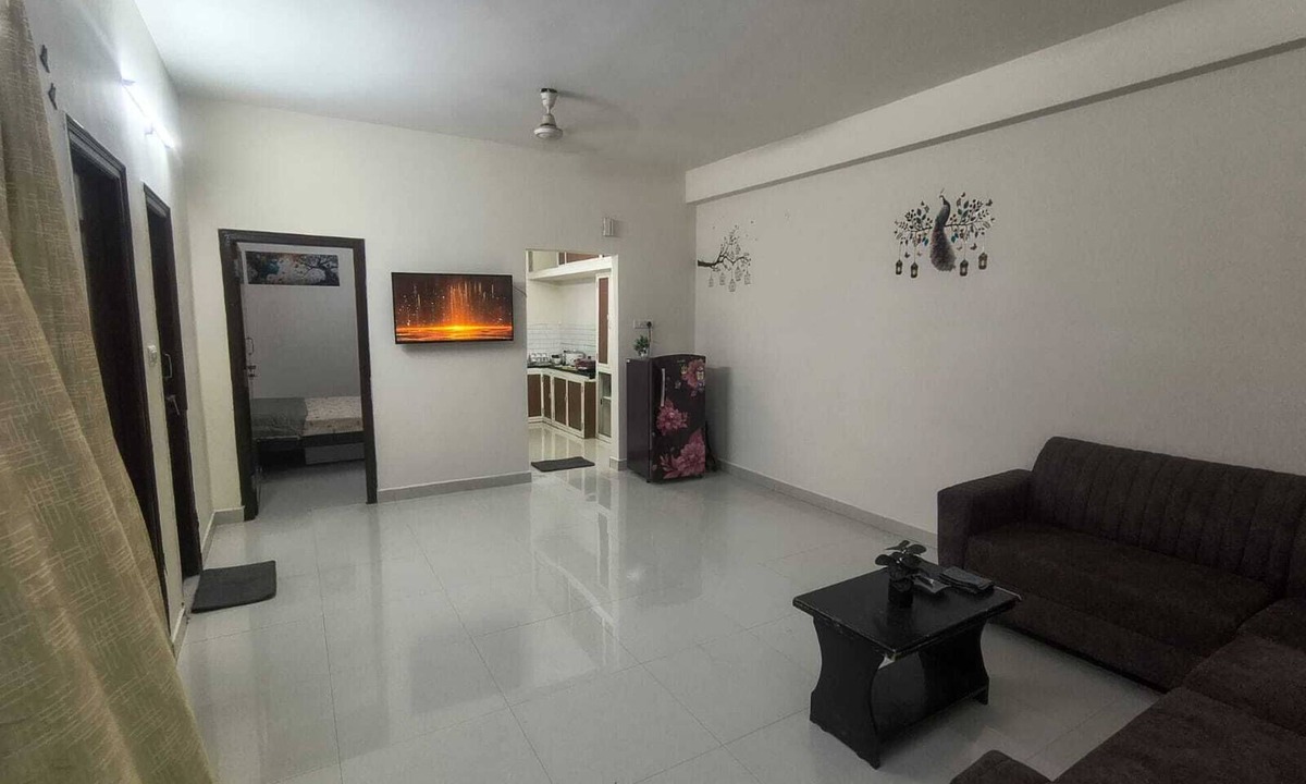 Madhapur Apartment | Luxury 900sq ft 1BHK in Madhapur , Near Hitech City.