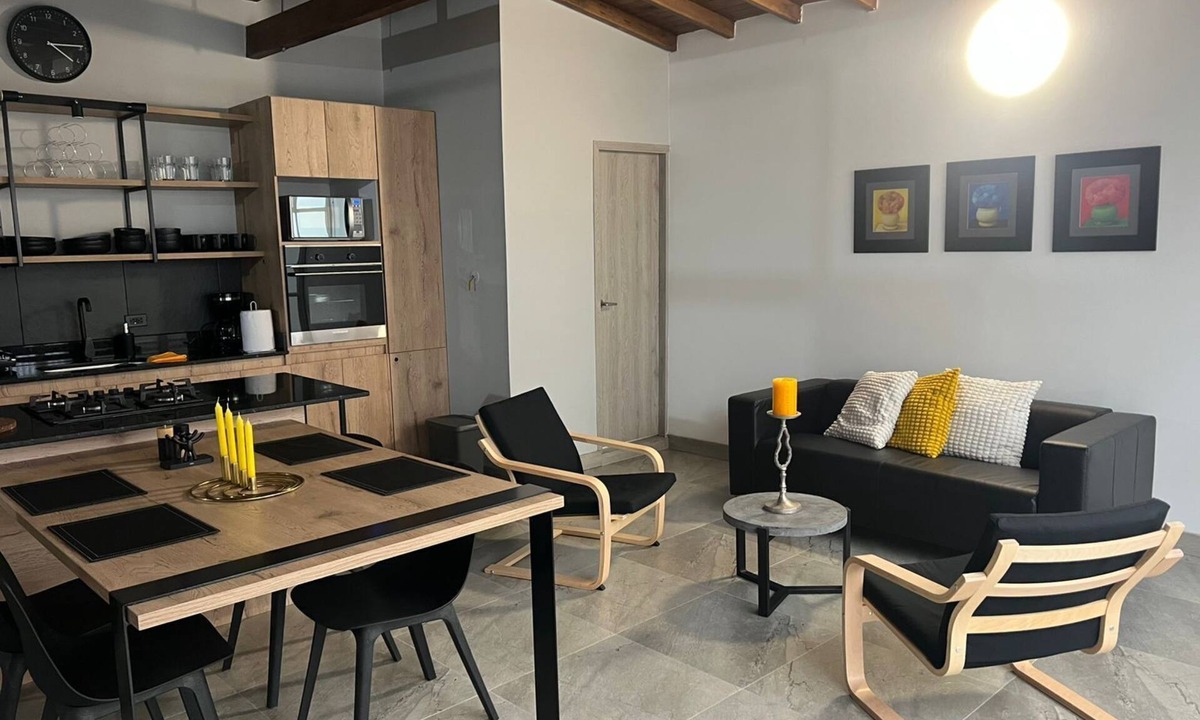 Itagui Apartment | Luxury apartment in Simón Bolívar Itagüí Wiffi/ideal for friends and family.