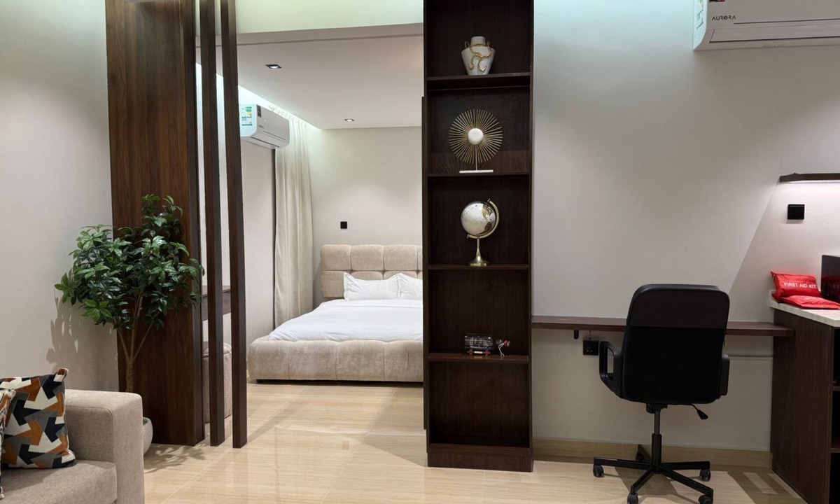 Riyadh Apartment | Luxury & Comfort in Prime Al-Qairawan Location! Modern Design, 5G Internet