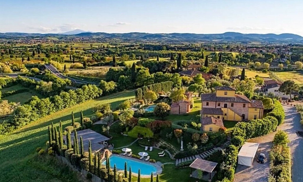 Santarello Villa | Luxury Oasis: Your Exclusive Private Villa Retreat in Tuscany