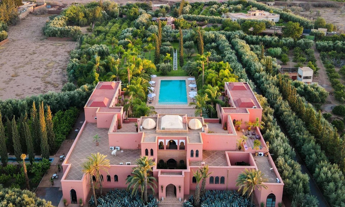 Oulad Hassoune Apartment | Luxury villa with 180 m2 pool spa and 5-star service by feelluxuryholidays
