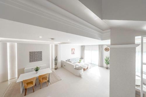 King Abdul Aziz Road Villa | Mabaat-Jasmine Greek Villa 4BR- 583 Villa 20