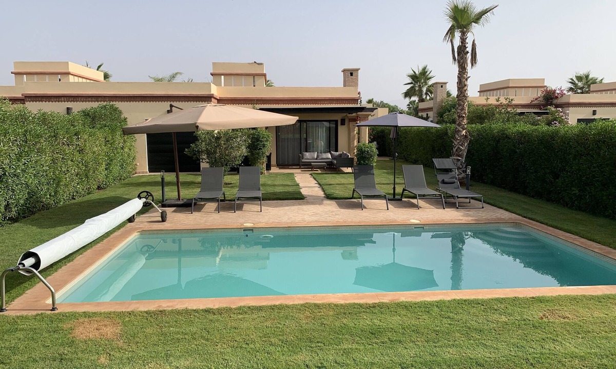Issen Villa | Magnificent Villa with heated swimming pool and fenced garden not overlooked