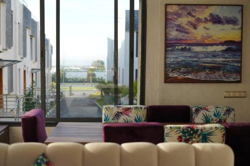 Ain Attig Villa | MAGNIFIQUE VILLA DE 210 M2, 4 chambres, VUE SUR MER, Piscine, Jardin, en bord de mer
