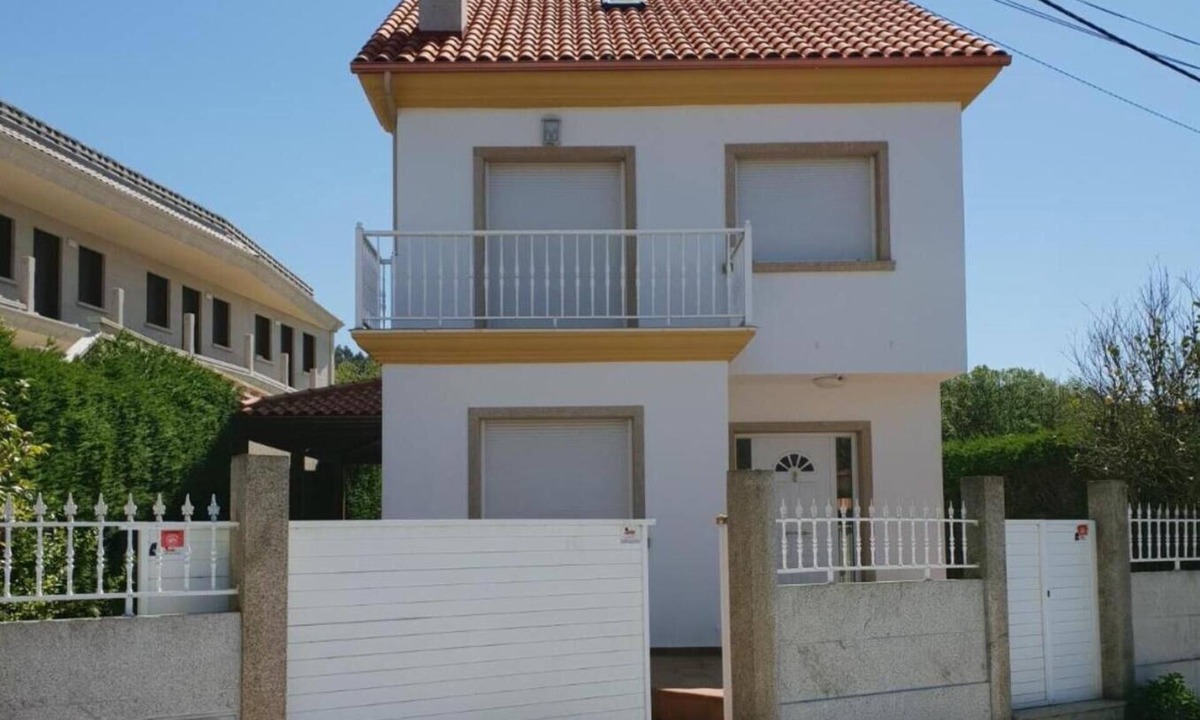 A Lanzada House | Major Beach and Lake