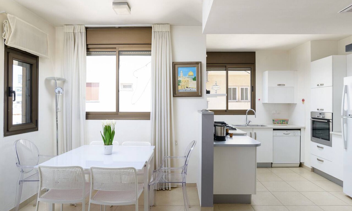 Tel Aviv Promenade Apartment | MAMAD Airy & Bright with Balcony & Parking steps from Beach by FeelHome