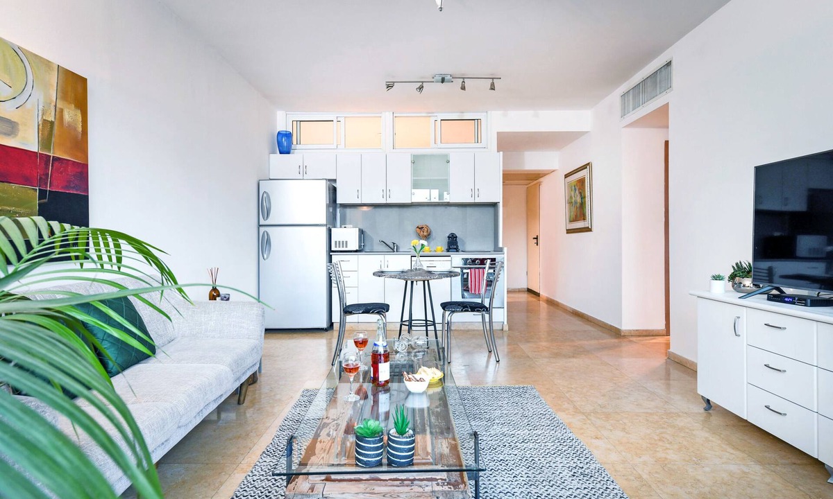 Jaffa Apartment | MAMAD - Deluxe 2BD Jaffa Dreams W Pool & Parking