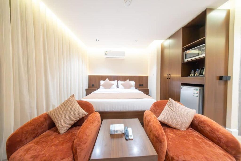 Al Hamra Apartment | N29 Modern studio with a relaxing lounge