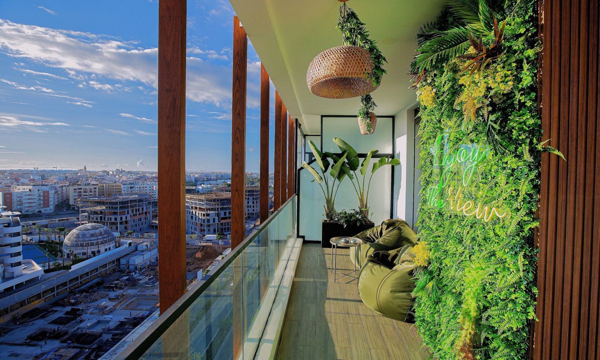 Casablanca Apartment | Neon Terrace in 12th Floor CFC Casablanca, Data Show in Bedroom, Gym