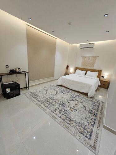 Riyadh Apartment | New, Spacious, Boho 3BR 140sqm Smart Entry Apartment with Private Terrace