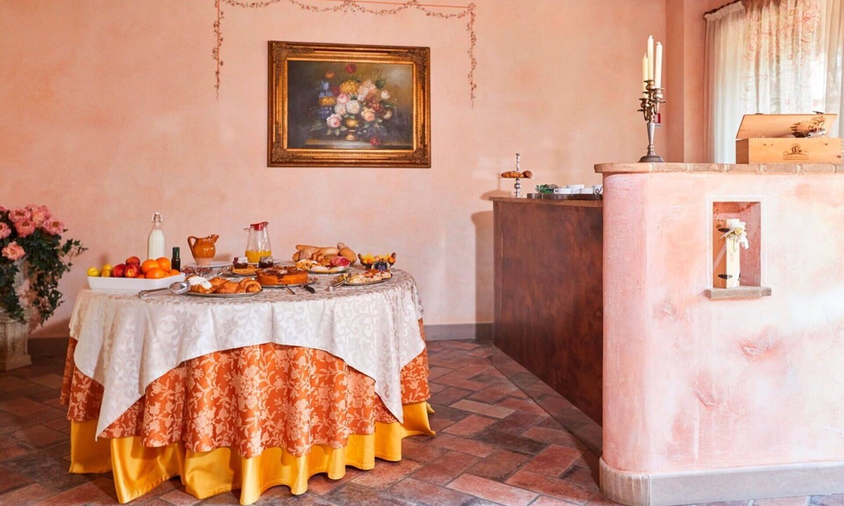 San Brizio Apartment | Nice apartment for 2 people with WIFI, pool, TV and balcony, close to Spoleto