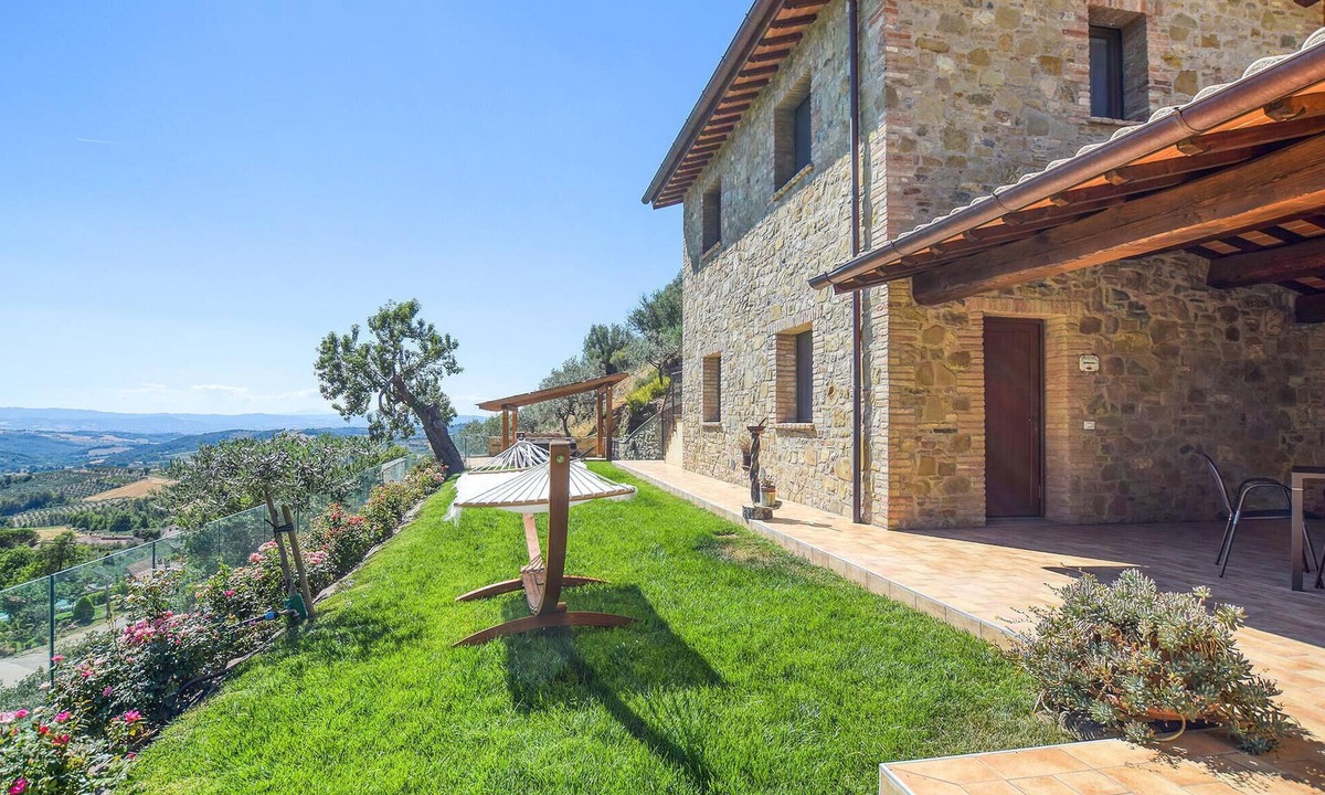 Gualdo Cattaneo House | Nice home in Gualdo Cattaneo with WiFi