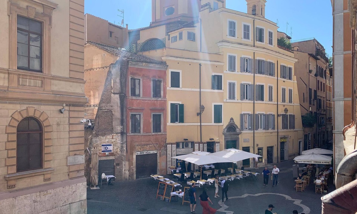 Rione XI Sant'Angelo Apartment | Nice vacation apartment in the middle of the eternal city of Rome.