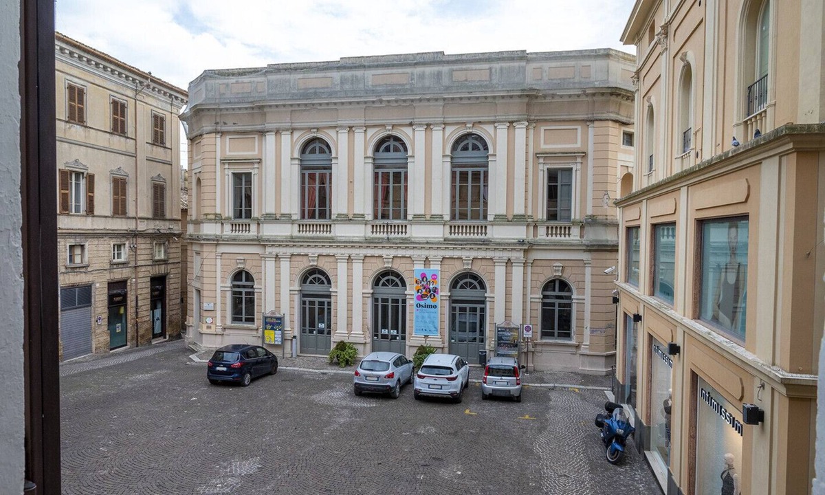 Osimo Apartment | O01 - Osimo, renovated three-room apartment in the historic center