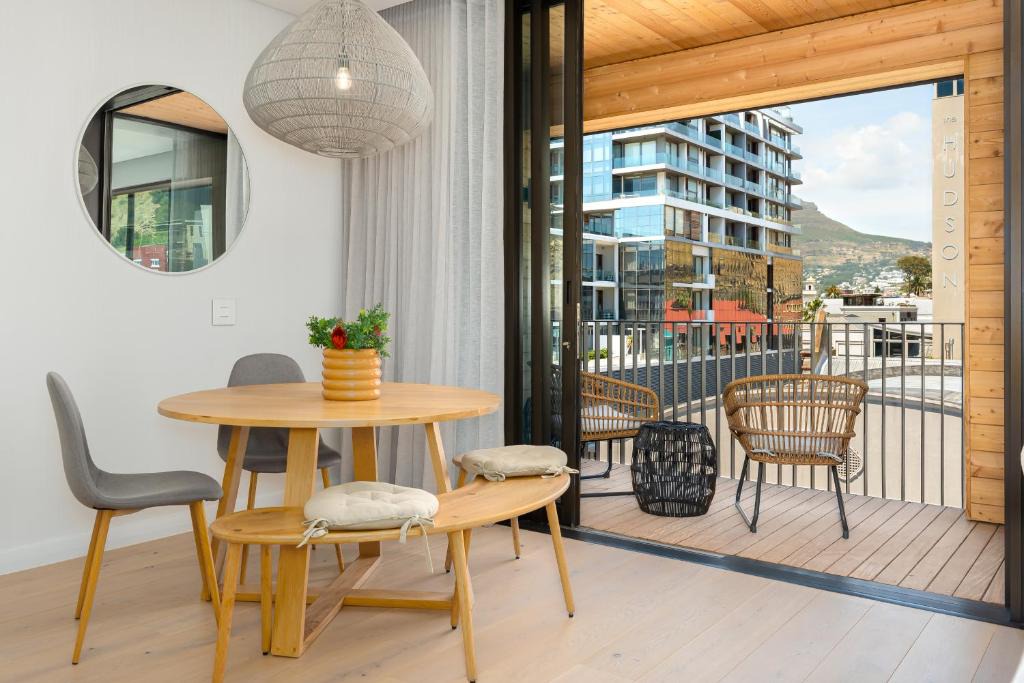 Cape Town City Centre Apartment | Old Cape Quarter 411