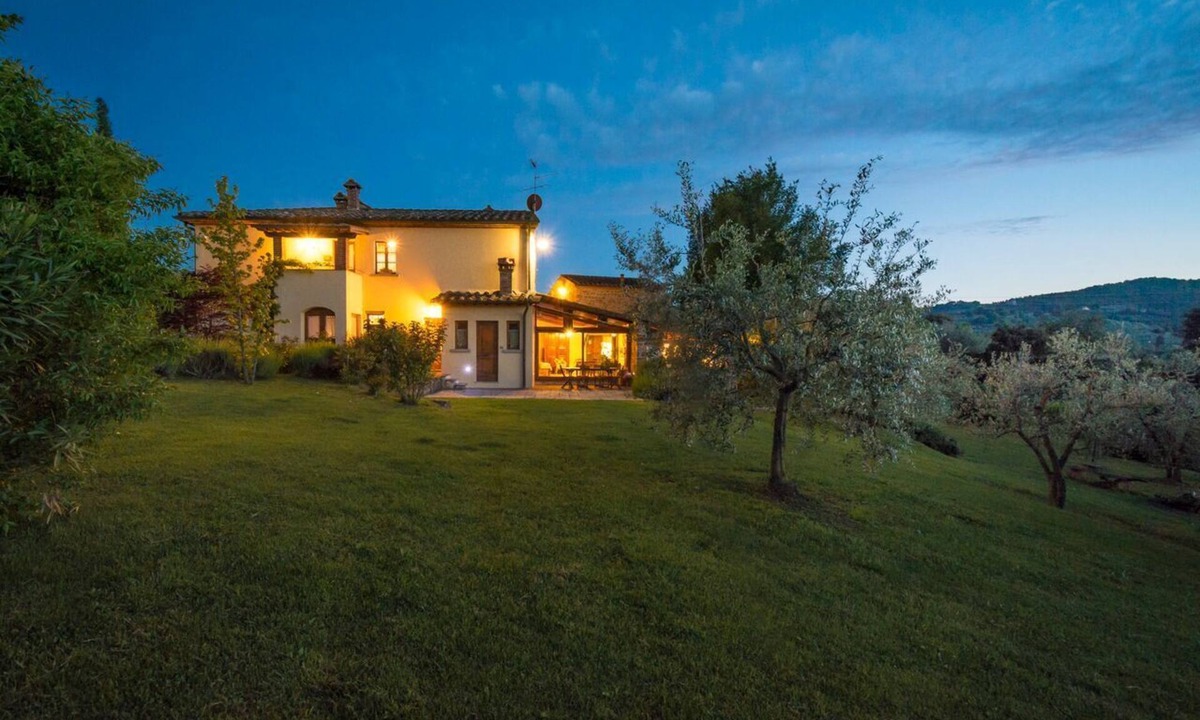 Monte San Savino House | Old farmhouse surrounded by olive groves and near the village, max 9 adults, with pool