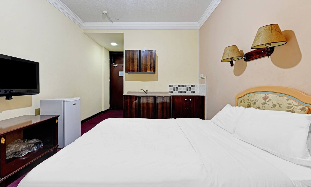 Qudaibiya Hotel | OYO 119 Le Vondome
