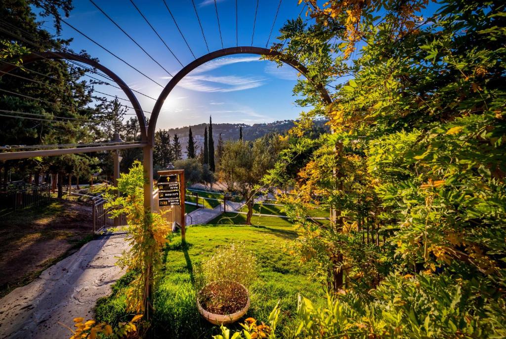 Jerusalem Cabin | Peace Forest Jerusalem - Cabins & Caravans by City of David