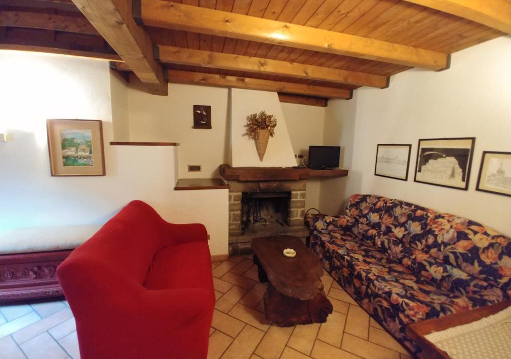 Fiumalbo Apartment | piazza Iolanda
