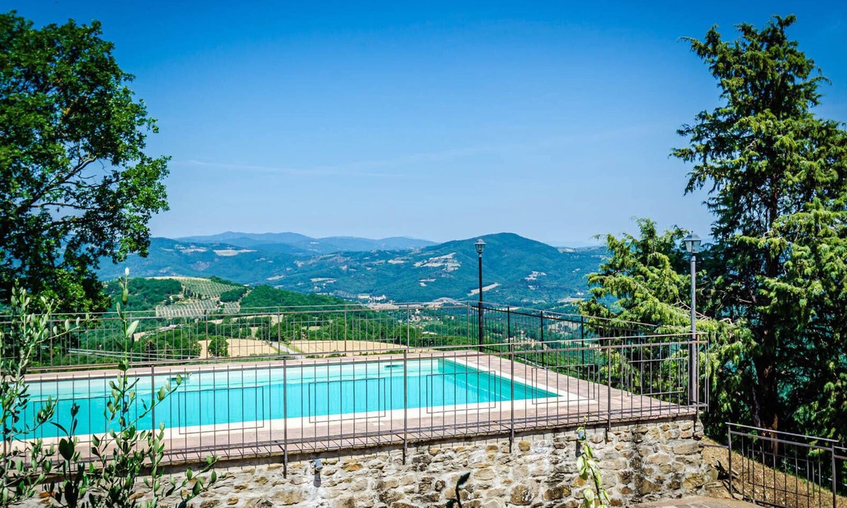 Umbertide Villa | PoloTuristicoUmbria Villa with Pool in Preggio