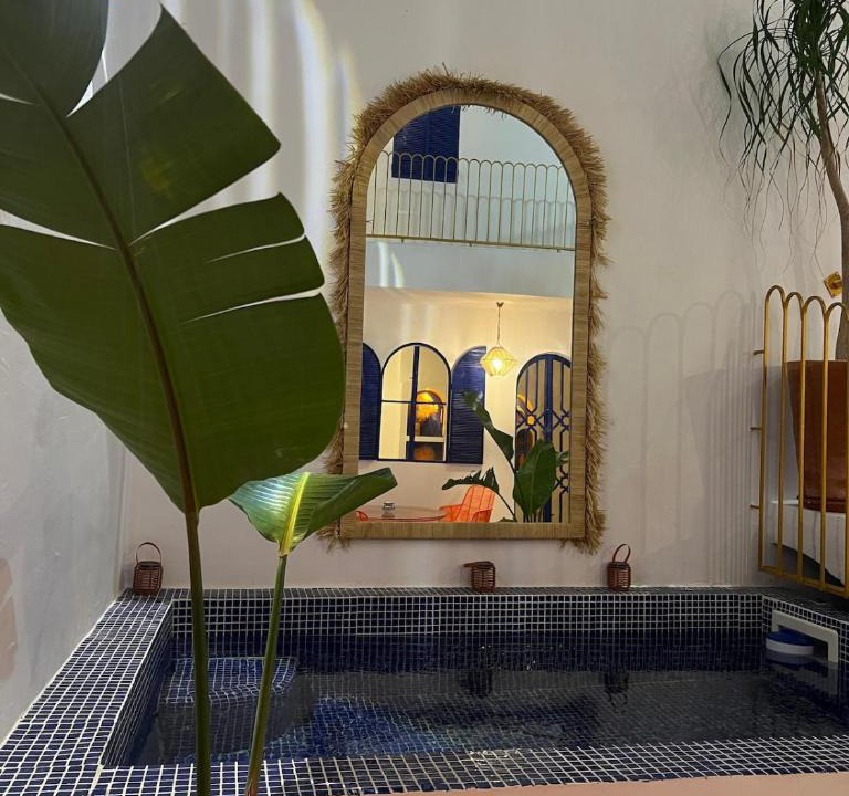 Medina of Tangier House | Riad Lyabaïana privatisé, piscine et vue mer dans la médina