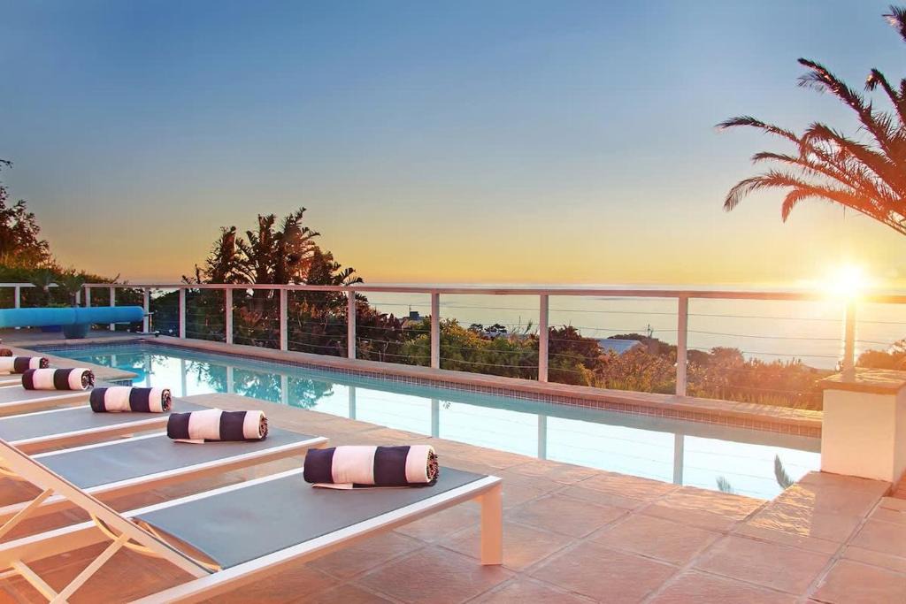 Camps Bay House | Rontree Camps Bay - Home with Pool & Ocean Views