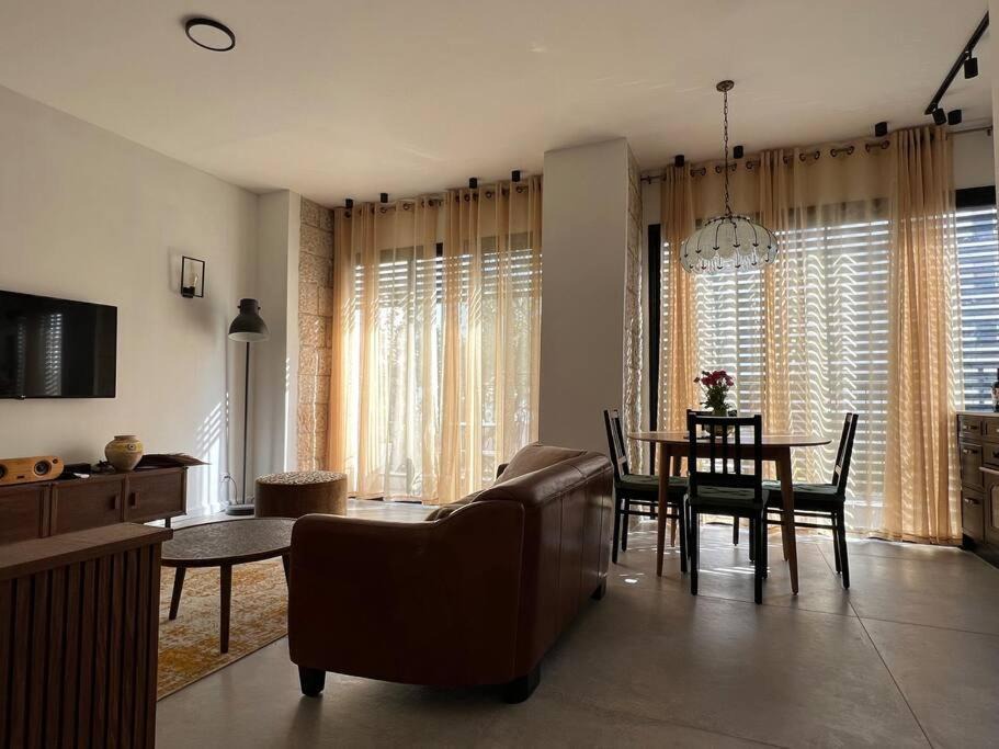 Jerusalem City Centre Apartment | Rosa’s place
