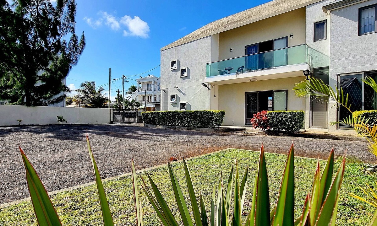 Pereybere House | Royal Residence A3 - Gated Semi Detached Spacious Residence in Pereybere