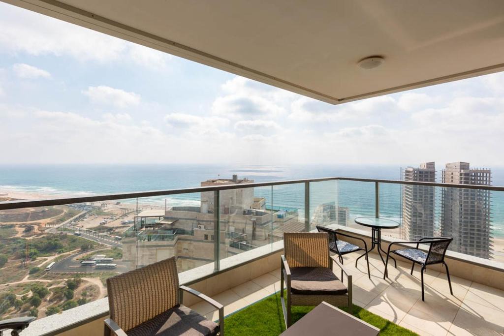 Bat Yam Apartment | Sea View & Sunset