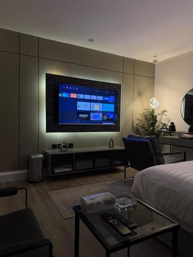 Mizail Apartment | Self check-in MN Apartments - Luxury