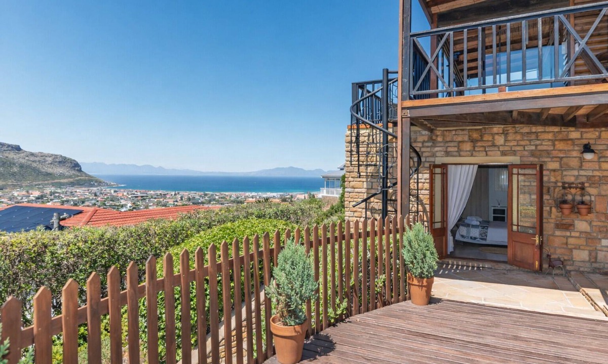 Fish Hoek Apartment | Serene Sea View apartment in Cape Town, perfect for relaxing stays