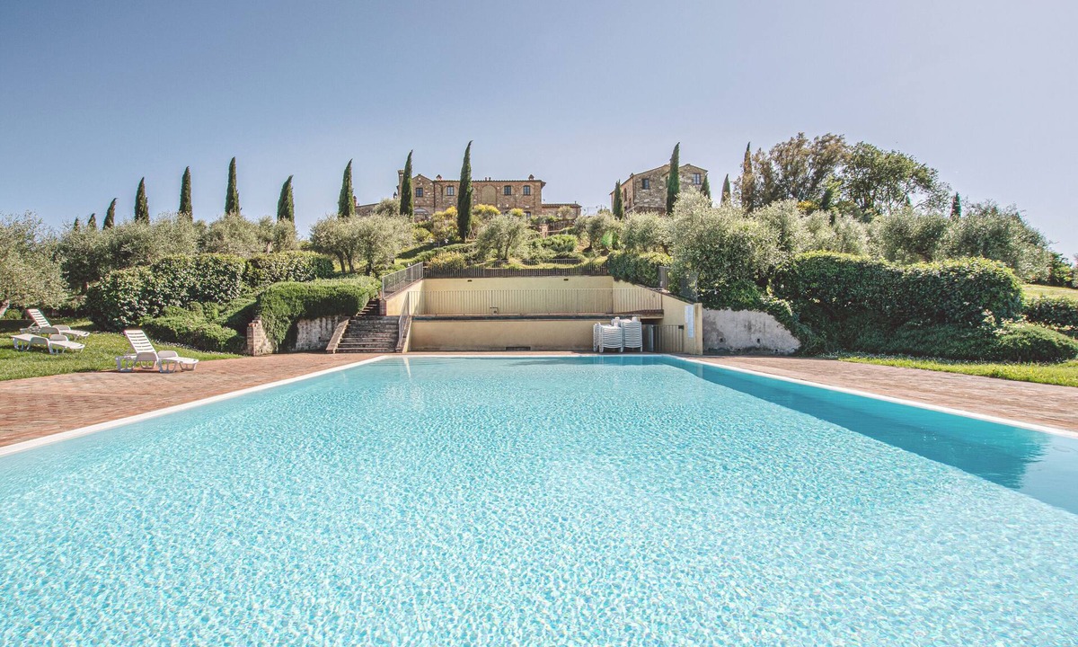 Asciano Apartment | Siena Short Rentals, Provence - Apartment in the Heart of Tuscany with Pool